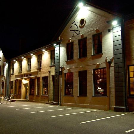 קורבי The Raven Hotel מראה חיצוני תמונה